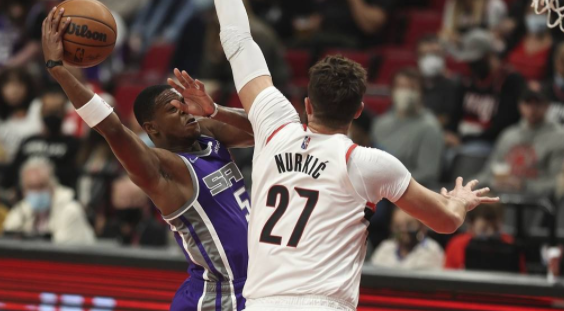 利拉德轮休小米切尔20+4 国王17记三分以107-93胜开拓者 利拉德轮休小米切尔20+4 国王17记三分以107-93胜开拓者