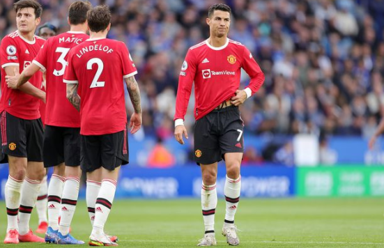 英超-曼联2-4负莱斯特城 C罗哑火防线最后时刻崩盘 英超-曼联2-4负莱斯特城 C罗哑火防线最后时刻崩盘