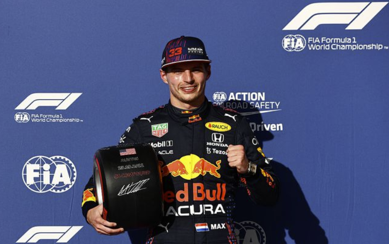 绝佳表现!F1美国站维斯塔潘险胜夺冠 汉密尔顿亚军 绝佳表现!F1美国站维斯塔潘险胜夺冠 汉密尔顿亚军