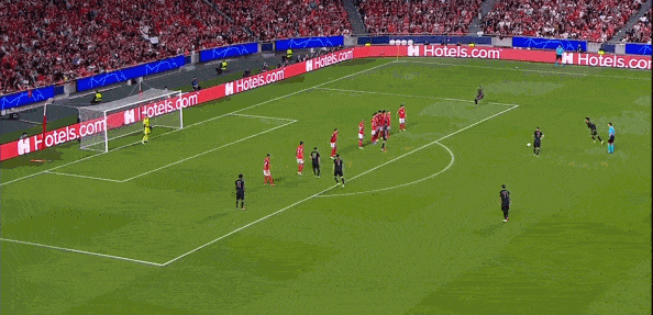 一周十佳球:维尼修斯单骑闯关 多特天才演凌波微步 一周十佳球:维尼修斯单骑闯关 多特天才演凌波微步