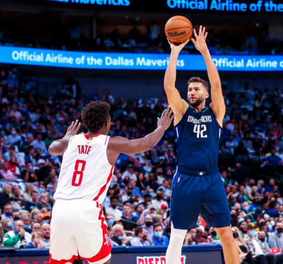 独行116-106侠擒火箭迎两连胜 东契奇26+14+7榜眼仅10分 独行116-106侠擒火箭迎两连胜 东契奇26+14+7榜眼仅10分