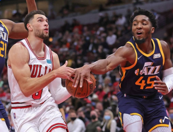 公牛107-99送爵士新赛季首败 米切尔30+7+6德罗赞32分 公牛107-99送爵士新赛季首败 米切尔30+7+6德罗赞32分