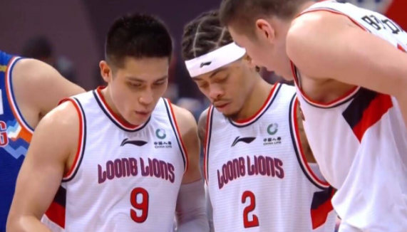 广州123-105大胜送新疆连败 陈盈骏28+15领全队7人得分上双 广州123-105大胜送新疆连败 陈盈骏28+15领全队7人得分上双