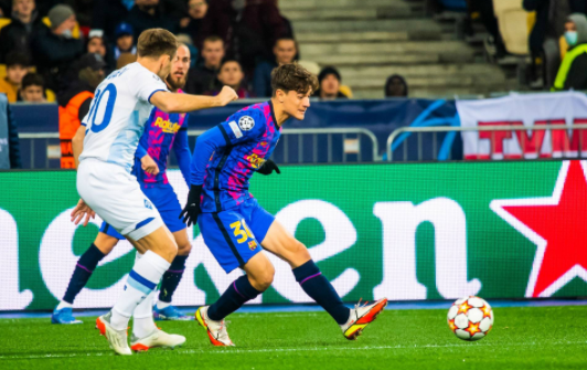 欧冠-巴萨1-0小胜基辅升至小组第2 法蒂破门登贝莱复出 欧冠-巴萨1-0小胜基辅升至小组第2 法蒂破门登贝莱复出