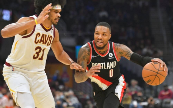 阿伦24+17利拉德26+8 残阵骑士爆冷107-104逆转开拓者 阿伦24+17利拉德26+8 残阵骑士爆冷107-104逆转开拓者