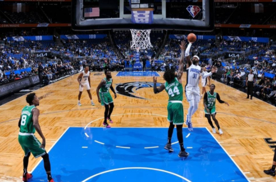 布朗28+5塔图姆砍14分 凯尔特人92-79轻取魔术止连败 布朗28+5塔图姆砍14分 凯尔特人92-79轻取魔术止连败