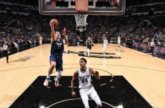 东契奇准三双穆雷23分 马刺5人上双108-109惜败独行侠 东契奇准三双穆雷23分 马刺5人上双108-109惜败独行侠