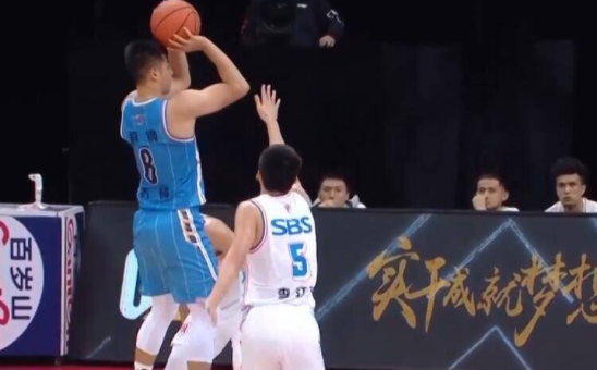 黄毅超33分方硕23+9 福建苦战双加时113-111送北京三连败 黄毅超33分方硕23+9 福建苦战双加时113-111送北京三连败