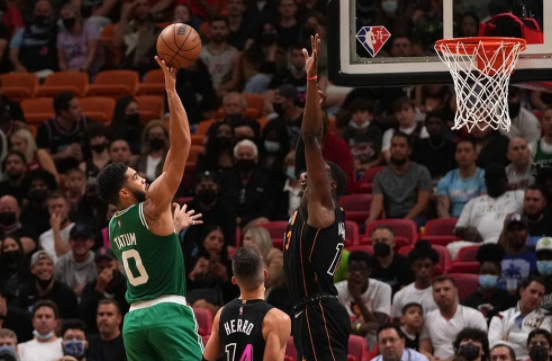 杰伦-布朗17+5巴特勒20分 热火次节崩盘78-95惨败凯尔特人 杰伦-布朗17+5巴特勒20分 热火次节崩盘78-95惨败凯尔特人