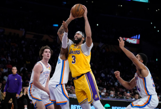 浓眉哥29+18亚历山大28分 湖人104-107再遭雷霆逆转耻辱输球 浓眉哥29+18亚历山大28分 湖人104-107再遭雷霆逆转耻辱输球