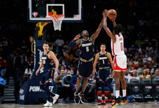 约基奇28+14戈登关键三分 掘金95-94险胜送火箭7连败 约基奇28+14戈登关键三分 掘金95-94险胜送火箭7连败