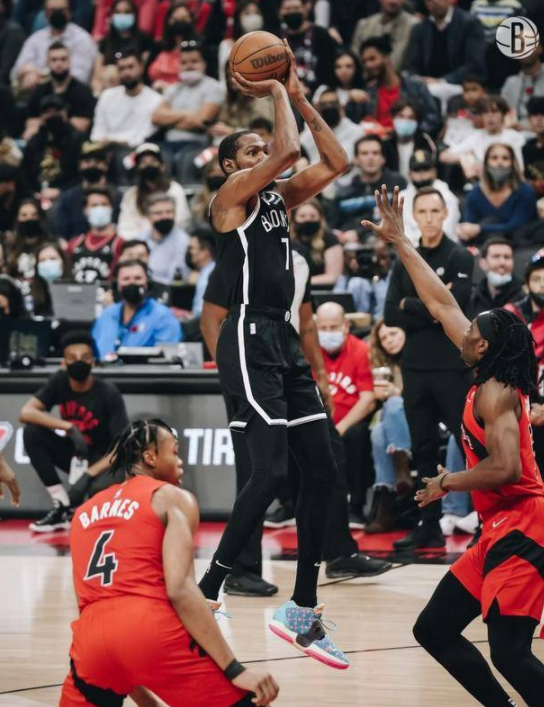 杜兰特31分哈登28+10+8 篮网客场116-103擒猛龙喜获5连胜 杜兰特31分哈登28+10+8 篮网客场116-103擒猛龙喜获5连胜