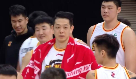 深圳131-104大胜天津取6连胜 沈梓捷18+10送4盖帽 深圳131-104大胜天津取6连胜 沈梓捷18+10送4盖帽