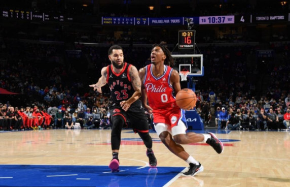 猛龙115-109胜76人终结三连败 范乔丹32分马克西空砍33分 猛龙115-109胜76人终结三连败 范乔丹32分马克西空砍33分