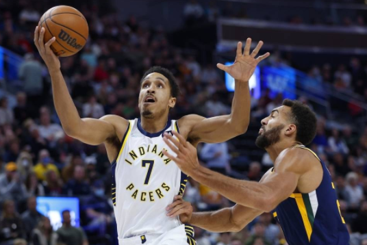 布罗格登30分米切尔等四人被逐 步行者111-100胜爵士 布罗格登30分米切尔等四人被逐 步行者111-100胜爵士