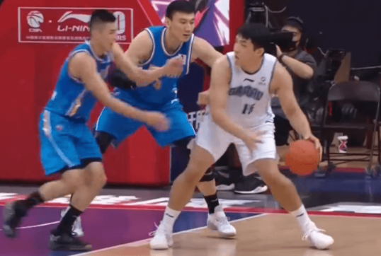 李原宇17+11李江淮空砍29分 五人上双青岛99-91战胜福建 李原宇17+11李江淮空砍29分 五人上双青岛99-91战胜福建