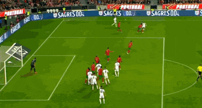 1636931447178112.gif 04.gif