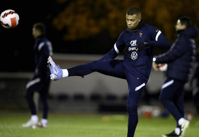 一周最佳:姆巴佩力压凯恩荣膺MVP 携莱万进最佳阵 一周最佳:姆巴佩力压凯恩荣膺MVP 携莱万进最佳阵