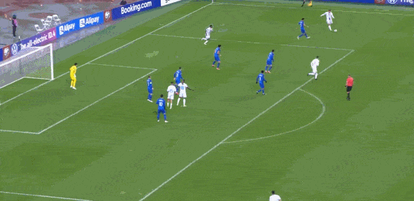 卢森堡妖锋倒勾破门 卢森堡妖锋倒勾破门