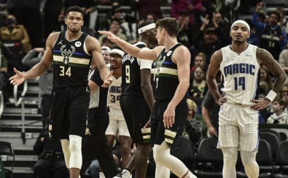 字母哥32+20波蒂斯24分 雄鹿117-108灭魔术取3连胜 字母哥32+20波蒂斯24分 雄鹿117-108灭魔术取3连胜