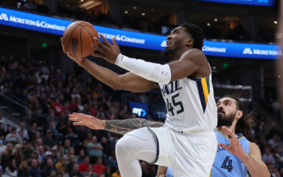 灰熊119-118险胜爵士 莫兰特32+7米切尔18分失绝杀 灰熊119-118险胜爵士 莫兰特32+7米切尔18分失绝杀