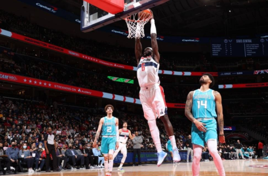 23日NBA纪录:哈雷尔神迹改写历史 詹皇生涯首度禁赛 23日NBA纪录:哈雷尔神迹改写历史 詹皇生涯首度禁赛