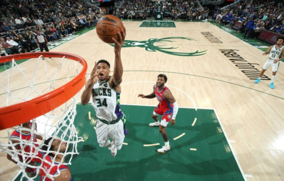 雄鹿114-93轻取活塞迎五连胜 字母哥33+7+5波蒂斯28分 雄鹿114-93轻取活塞迎五连胜 字母哥33+7+5波蒂斯28分