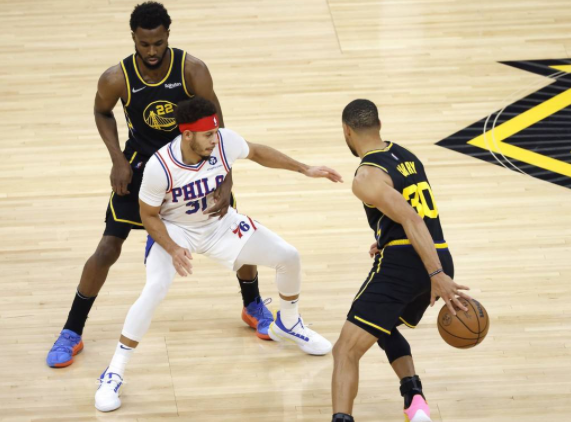 勇士116-96逆转76人豪取五连胜 库里25+10小库里空砍24分 勇士116-96逆转76人豪取五连胜 库里25+10小库里空砍24分