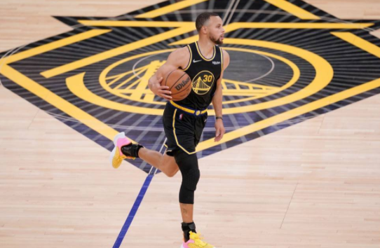 27日NBA前瞻:湖人三巨头围攻福克斯 库里PK开拓者双枪 27日NBA前瞻:湖人三巨头围攻福克斯 库里PK开拓者双枪