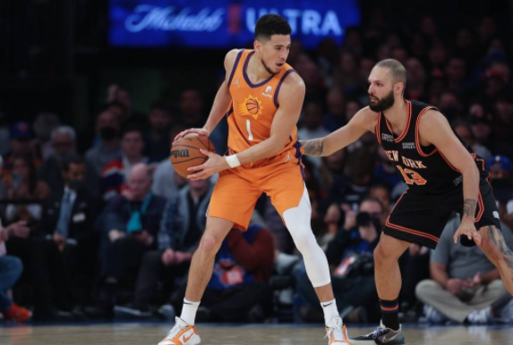 太阳118-97轻取尼克斯豪取15连胜 保罗轻松斩两双布克32分 太阳118-97轻取尼克斯豪取15连胜 保罗轻松斩两双布克32分