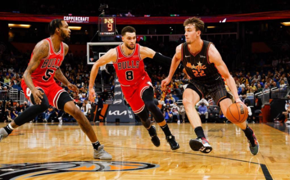 公牛123-88大胜魔术终结连败 德罗赞23+5球哥送5次抢断 公牛123-88大胜魔术终结连败 德罗赞23+5球哥送5次抢断