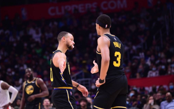 勇士客场105-90掀翻船喜获7连胜 库里33+5+6+6乔治30分 勇士客场105-90掀翻船喜获7连胜 库里33+5+6+6乔治30分