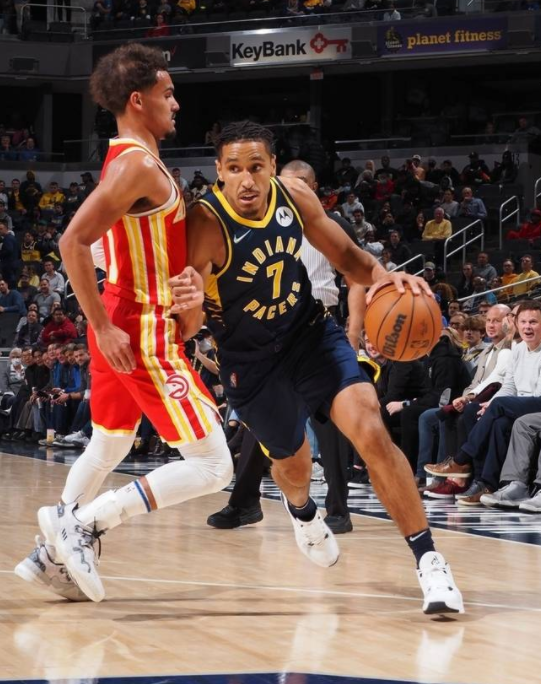 特雷-杨33+10布罗格登27分 老鹰客场114-111险胜步行者 特雷-杨33+10布罗格登27分 老鹰客场114-111险胜步行者