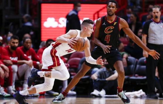 希罗复出21+6乐福22分 骑士111-85轻取残阵热火迎三连胜 希罗复出21+6乐福22分 骑士111-85轻取残阵热火迎三连胜