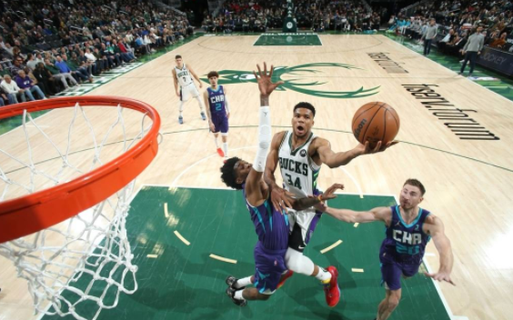 字母哥40+12+9上篮准绝杀 三球空砍36分雄鹿127-125险胜黄蜂 字母哥40+12+9上篮准绝杀 三球空砍36分雄鹿127-125险胜黄蜂