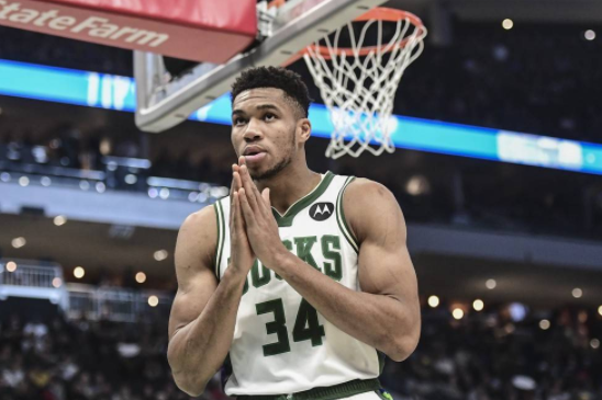 3日NBA前瞻:太阳欲擒活塞冲18连胜 猛龙难阻雄鹿连胜势头 3日NBA前瞻:太阳欲擒活塞冲18连胜 猛龙难阻雄鹿连胜势头