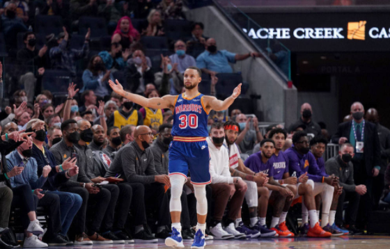 4日NBA纪录:哈登库里迈过里程碑 小莫里斯延续神定律 4日NBA纪录:哈登库里迈过里程碑 小莫里斯延续神定律