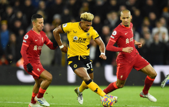 英超-利物浦1-0狼队升至榜首 萨拉赫助攻奥里吉绝杀 英超-利物浦1-0狼队升至榜首 萨拉赫助攻奥里吉绝杀