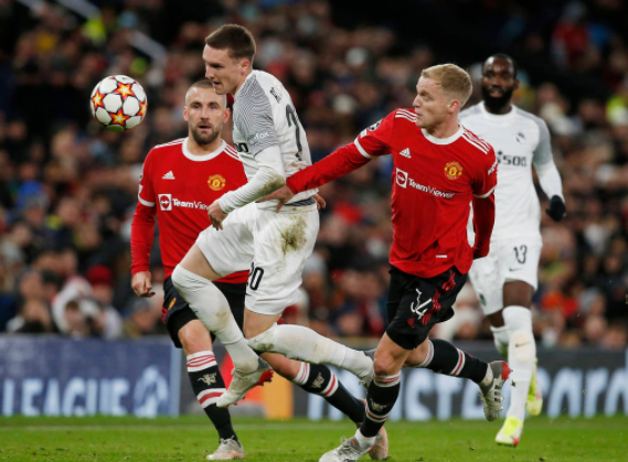 欧冠-曼联1-1年轻人头名出线 格林伍德轰神仙球 欧冠-曼联1-1年轻人头名出线 格林伍德轰神仙球