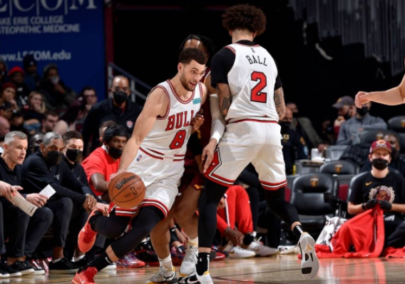 公牛92-115负骑士4连胜终结 莫布里16+9+5帽拉文23+9 公牛92-115负骑士4连胜终结 莫布里16+9+5帽拉文23+9