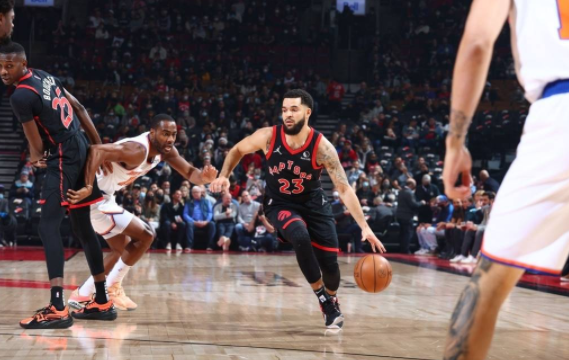 猛龙主场90-87险胜尼克斯 范弗利特17+6+11兰德尔仅13分 猛龙主场90-87险胜尼克斯 范弗利特17+6+11兰德尔仅13分