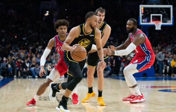 76人102-93击退勇士避免连败 库里迷失仅18分大帝26+9 76人102-93击退勇士避免连败 库里迷失仅18分大帝26+9