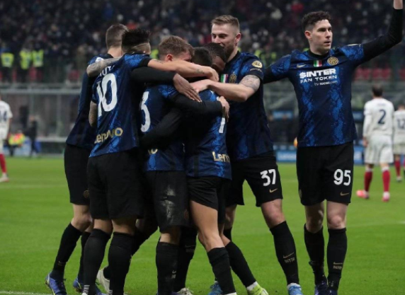 意甲-国际米兰4-0卡利亚里升榜首 劳塔罗双响+失点恰球王传射 意甲-国际米兰4-0卡利亚里升榜首 劳塔罗双响+失点恰球王传射