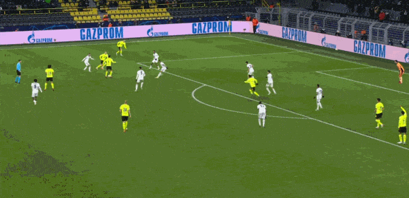 罗伊斯禁区内凌波微步破门 罗伊斯禁区内凌波微步破门