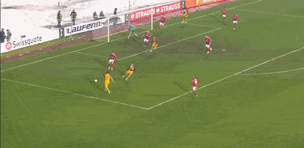 罗马妖锋脚后跟破门 罗马妖锋脚后跟破门