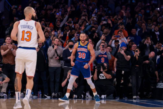 库里22分加冕历史三分王 兰德尔31+7勇士105-96胜尼克斯 库里22分加冕历史三分王 兰德尔31+7勇士105-96胜尼克斯