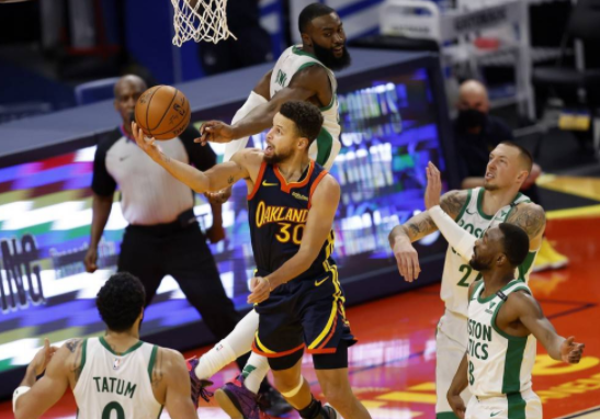 18日NBA前瞻:库里PK绿军双探花 湖人欲擒森林狼冲4连胜 18日NBA前瞻:库里PK绿军双探花 湖人欲擒森林狼冲4连胜