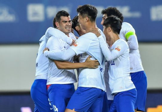 中超-山东泰山2-0海港8分领跑 孙准浩破门奥斯卡失点 中超-山东泰山2-0海港8分领跑 孙准浩破门奥斯卡失点