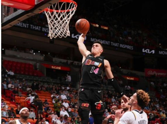 热火22记三分125-96球擒步行者 洛瑞准三双希罗26分 热火22记三分125-96球擒步行者 洛瑞准三双希罗26分