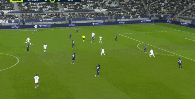 里尔老臣精彩外脚背撩射破门 里尔老臣精彩外脚背撩射破门